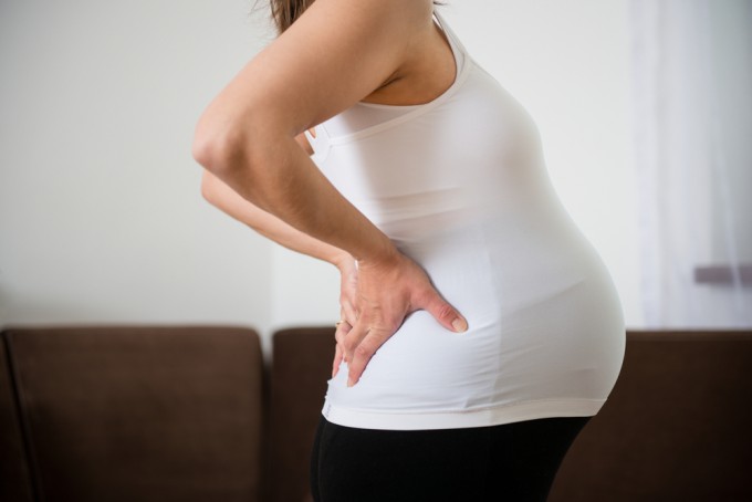 布団が原因で腰痛になる？妊娠後期の腰痛を防ぐ寝具の選び方